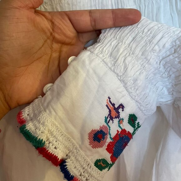 Love the Label Embroidery Algodon Blouse - Picture 3 of 8